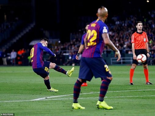 Messi lập hat-trick, Barca tiến sát ngôi vô địch La Liga
