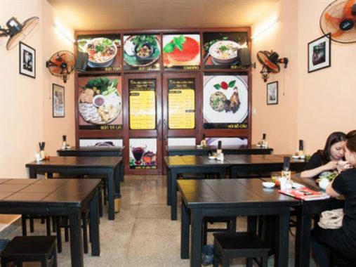 Nằm mơ thấy mình bán hàng ăn là điềm báo tốt hay xấu