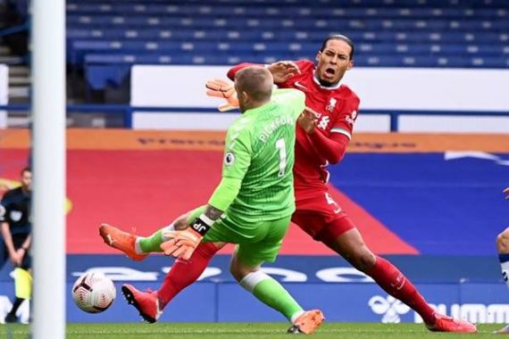 Bóng đá quốc tế 19/10: Liverpool xác nhận điều tệ hại nhất về Van Dijk