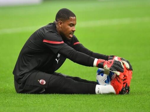 Tin bóng đá 14/10: AC Milan hao lực lượng sau khi trở lại hội quân