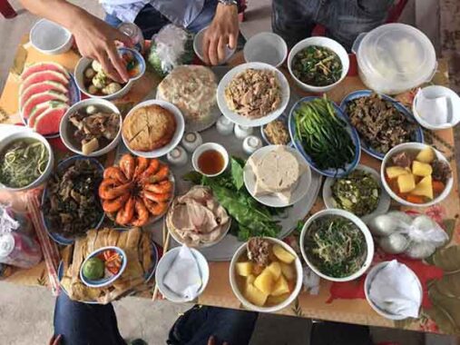 Nằm mơ thấy ăn cỗ đánh con gì – Chiêm bao thấy đi ăn cỗ là điềm gì