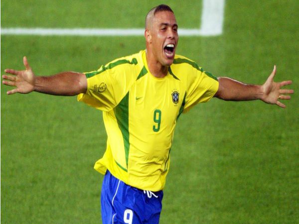 Điểm mặt top 5 cầu thủ Brazil xuất sắc nhất lịch sử bóng đá
