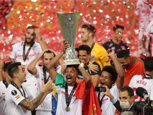 Giải đáp thắc mắc đội vô địch C2 có được đá C1 không?