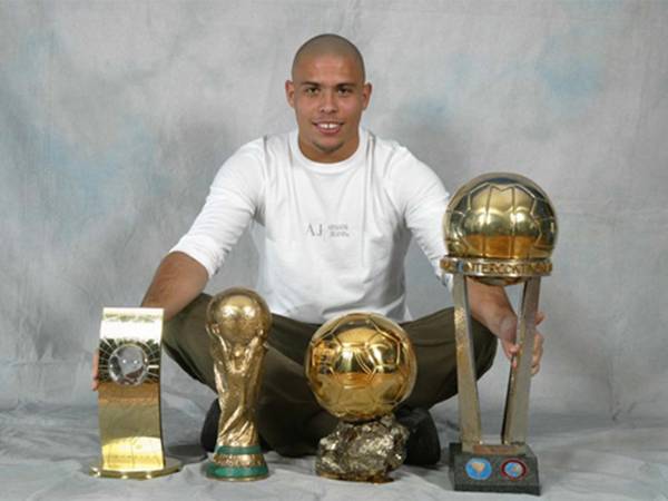 Những danh hiệu từ số bàn thắng của Ronaldo De Lima giành được cùng Real Madrid