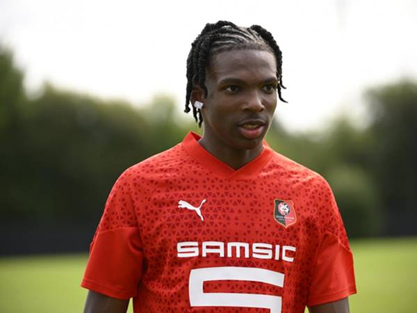 BĐQT 4/8: Arsenal đang nhắm đến trung vệ Jeremy Jacquet