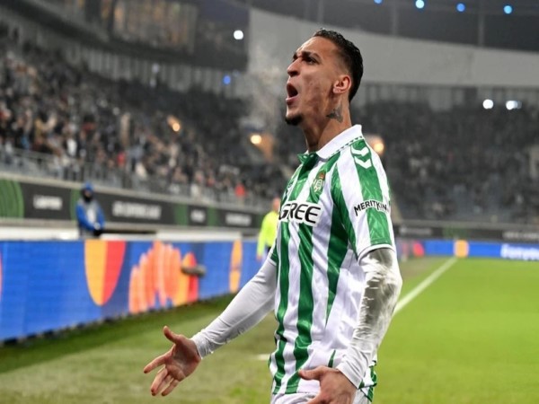 Trở lại Betis nơi tình yêu chiến thắng tiền bạc