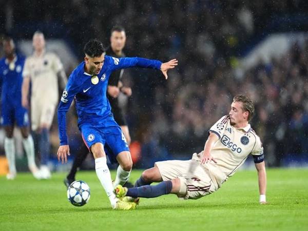 Tin Chelsea: The Blues thắng đè bẹp đối thủ Ajax tại Cup C1