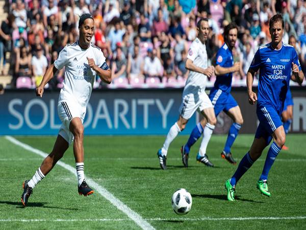 Mẹo nhỏ giúp cầu thủ đá bóng ít mệt hơn