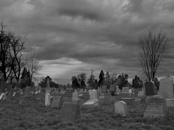 Giải mã chi tiết các giấc mơ thấy bãi tha ma là điềm gì